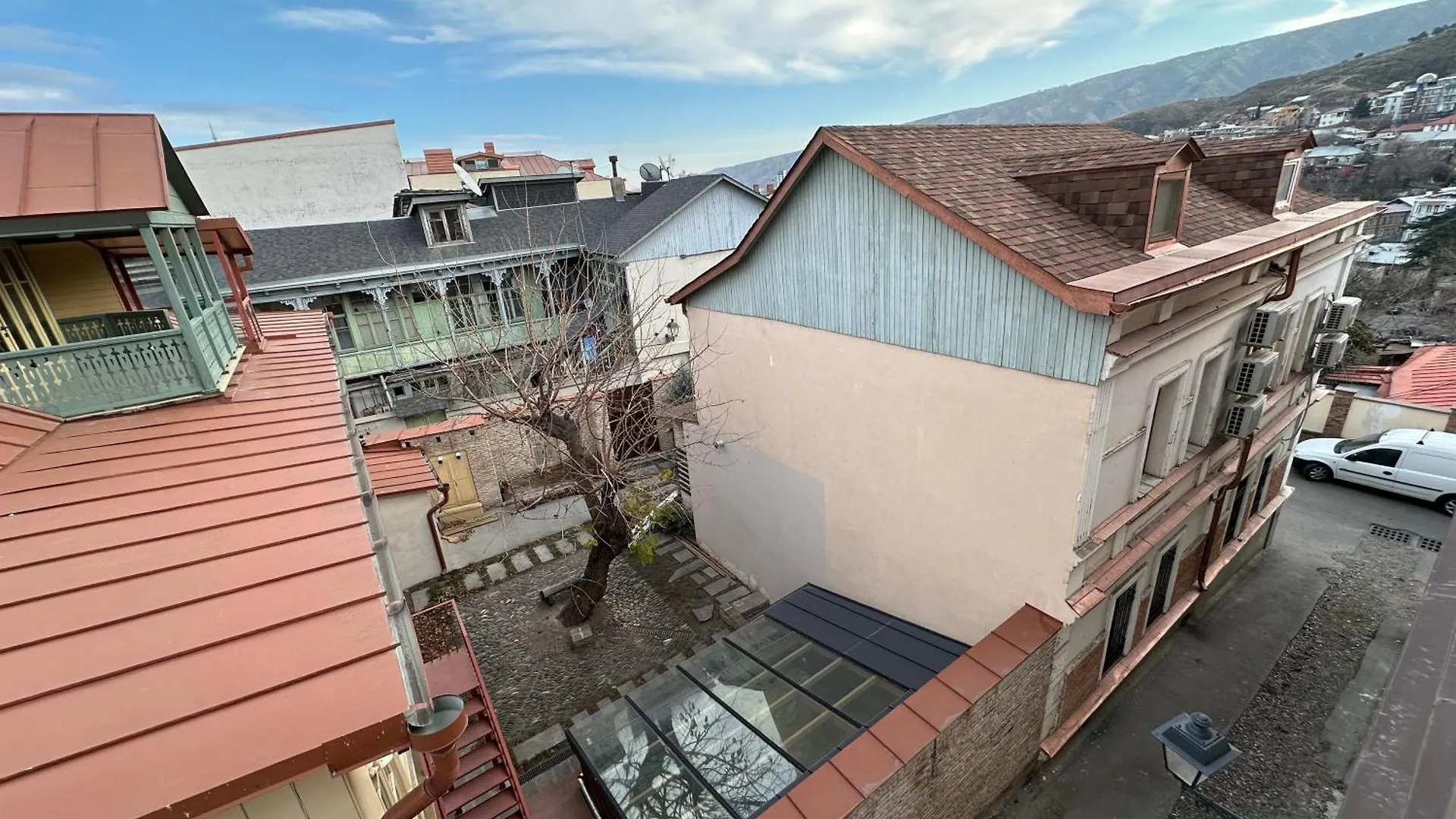 Hotel Mit In Old Tbilisi Georgia